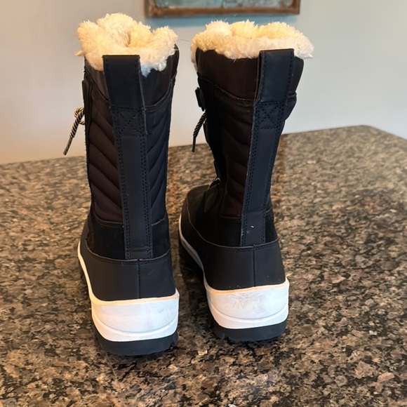 Thermolite Eco Mode Black Boots with Cream Lining EUC 9 - Picture 5 of 13